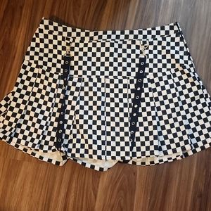 Hot Topic Black & White Checkered Skirt